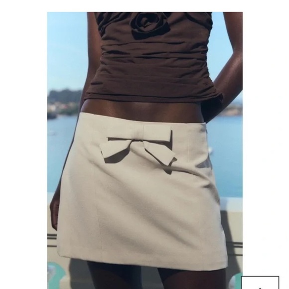 Elegant Cream Bow Mini Skirt - Picture 2 of 6